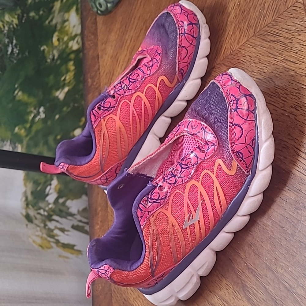 Everlast Skydancer Girls 2 bright pink purple and orange athletic sneakers